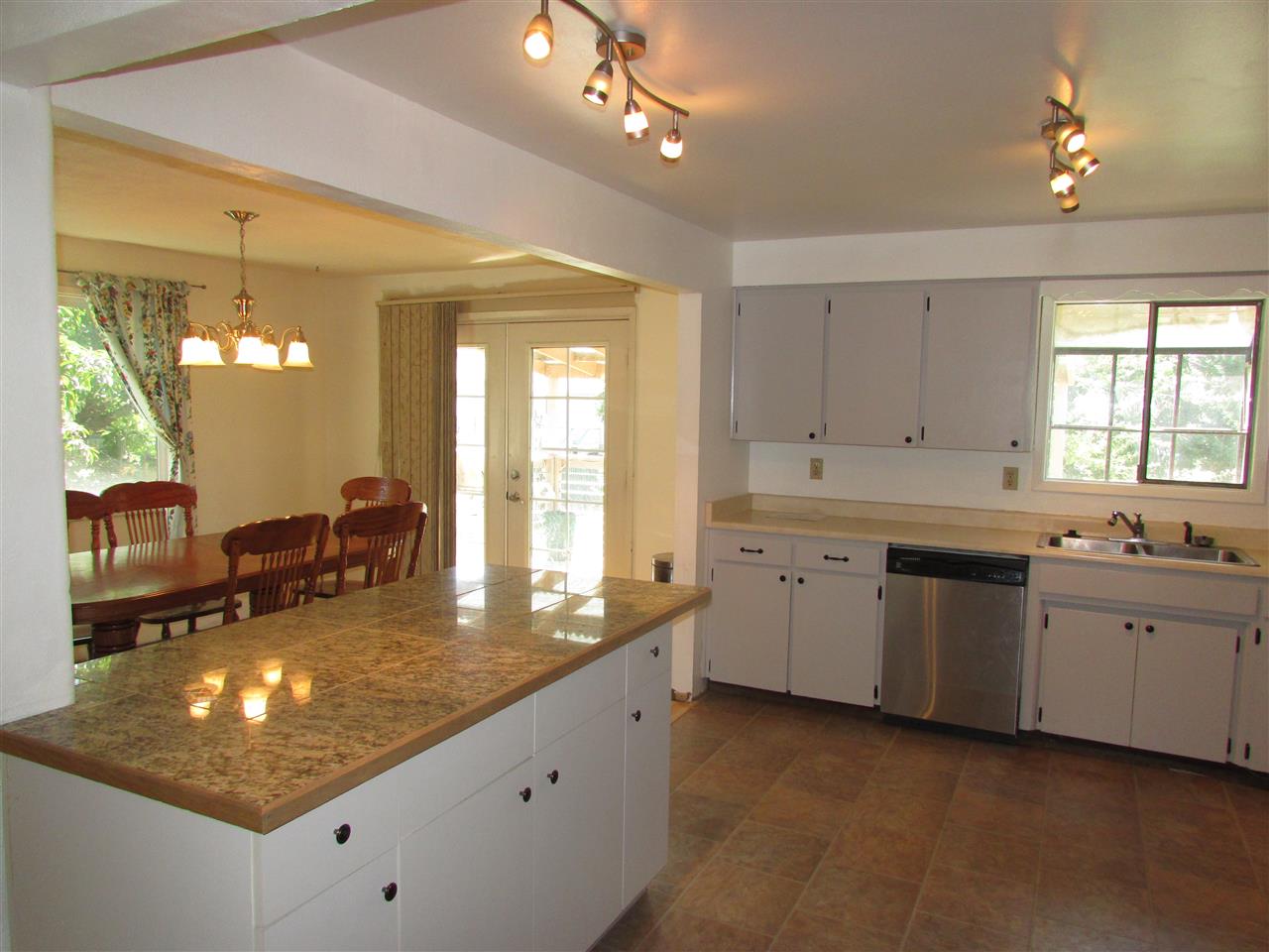 1906 South Bolivar Road Spokane Valley, WA 99037 - Photo 5 of 11 Gallery Image 5