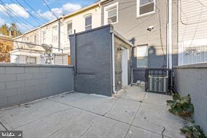 230 North Luzerne Avenue Baltimore, MD 21224 - Photo 18 of 18 Charming urban patio with potential.