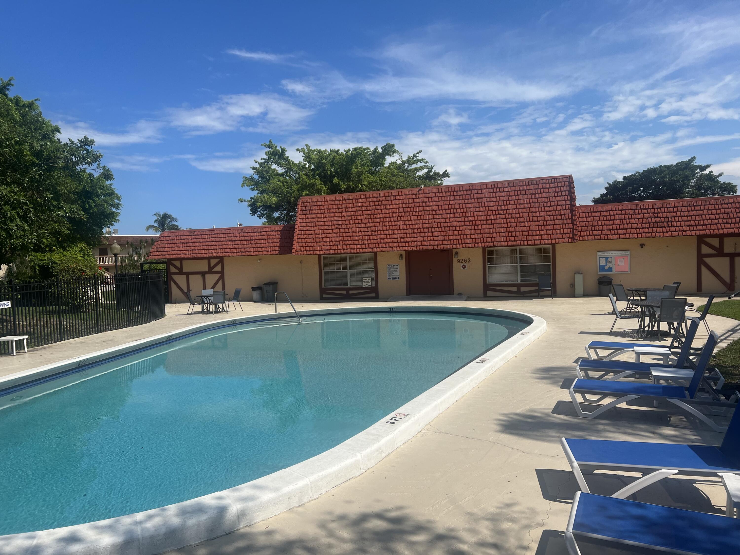 9338 Southwest 3rd Street, Unit 504 Boca Raton, FL 33428 - Photo 6 of 11 40C0E9A6-3DE7-423E-BF9D-ABC34E59931B