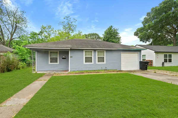 $1,895 | 4926 Hull Street, Houston, TX 77021