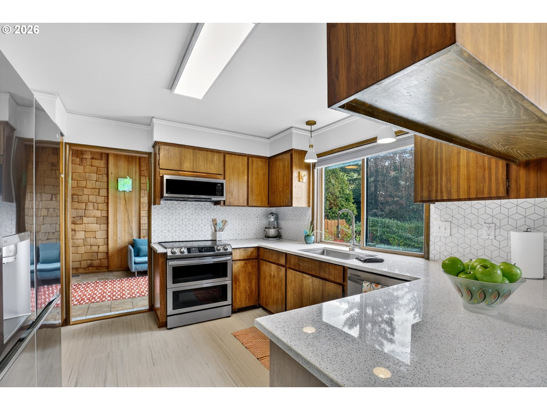 4308 Southwest Chesapeak Avenue Portland, OR 97239 - Photo 15 of 48