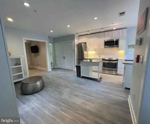 $2,500 | 1209 G Street Southeast, Unit 2, Washington, DC 20003