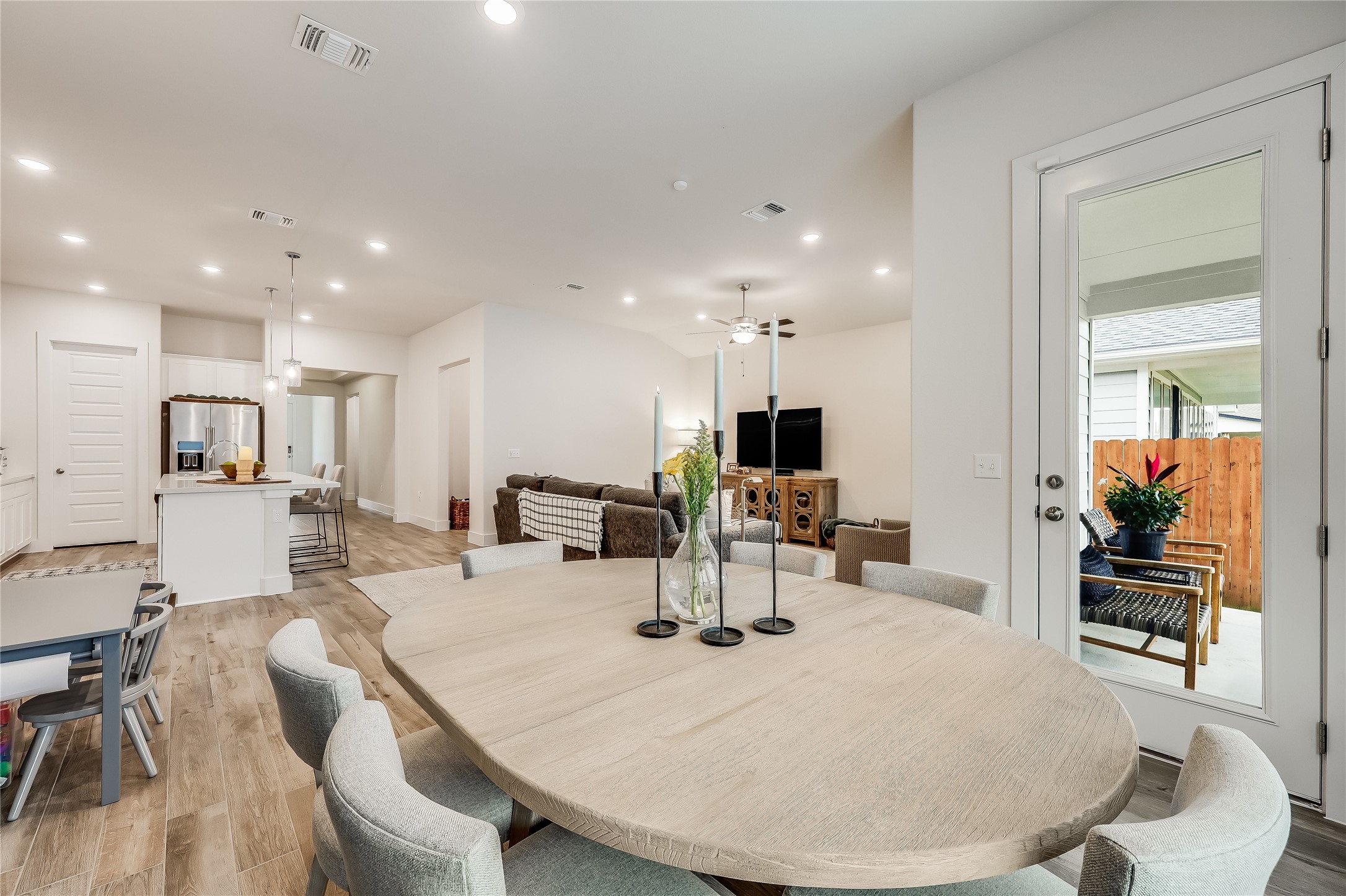 8400 Skytex Street Austin, TX 78744 - Photo 13 of 37