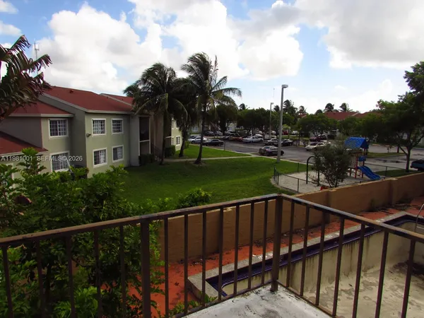 $1,675 | 5100 Southwest 41st Street, Unit 205, Pembroke Park, FL 33023