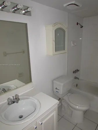 $1,675 | 5100 Southwest 41st Street, Unit 205, Pembroke Park, FL 33023