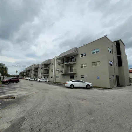 $1,675 | 5100 Southwest 41st Street, Unit 205, Pembroke Park, FL 33023