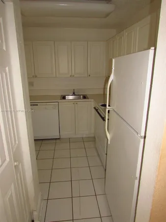 $1,675 | 5100 Southwest 41st Street, Unit 205, Pembroke Park, FL 33023