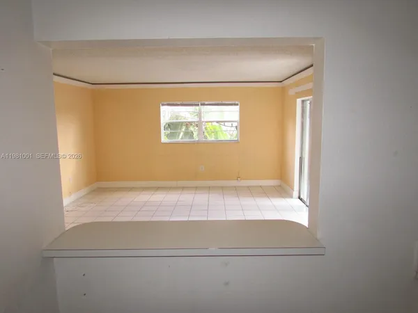 $1,675 | 5100 Southwest 41st Street, Unit 205, Pembroke Park, FL 33023