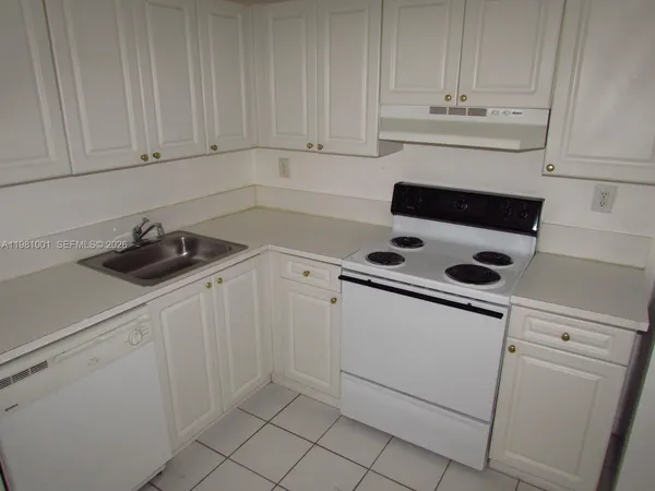 $1,675 | 5100 Southwest 41st Street, Unit 205, Pembroke Park, FL 33023