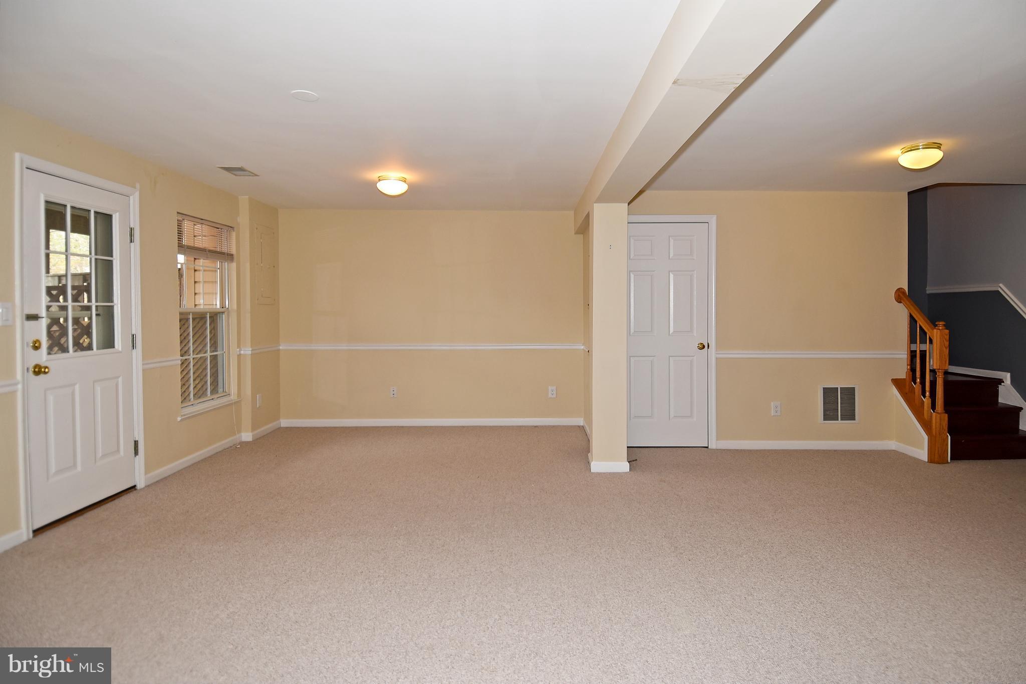6886 Ridge Water Court Centreville, VA 20121 - Photo 19 of 29 Family Room