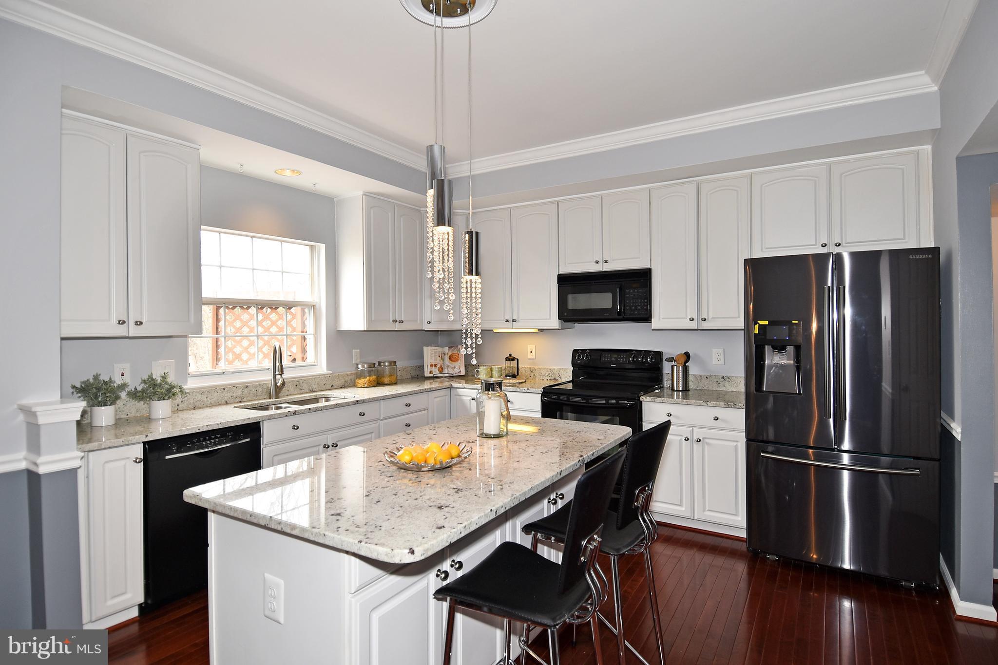6886 Ridge Water Court Centreville, VA 20121 - Photo 5 of 29 Kitchen