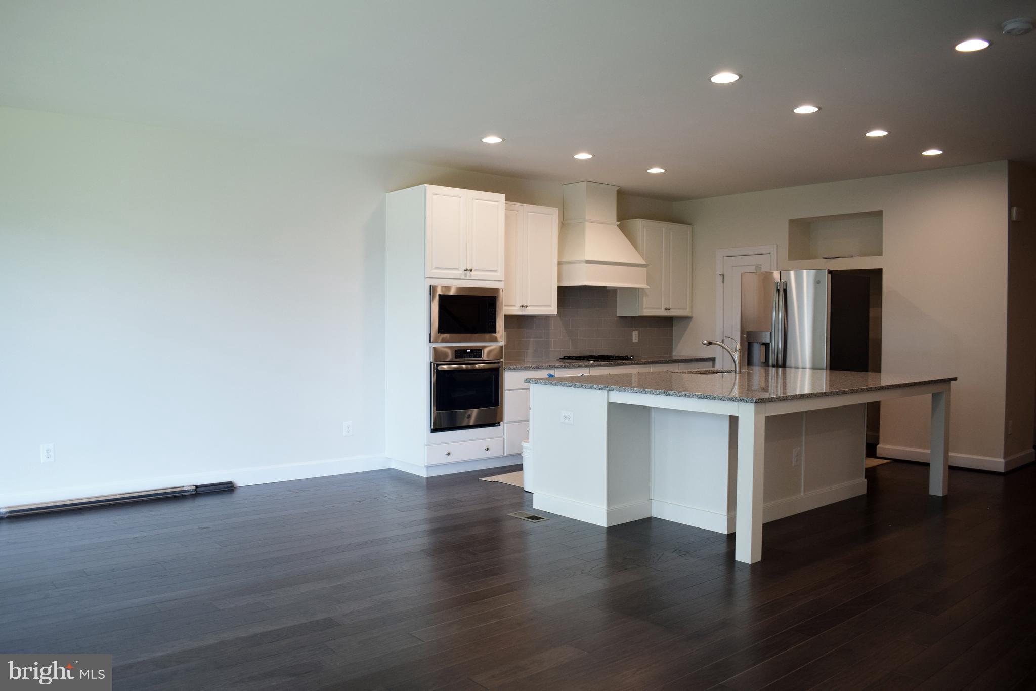 6421 Beatles Lane Alexandria, VA 22310 - Photo 5 of 13 Kitchen