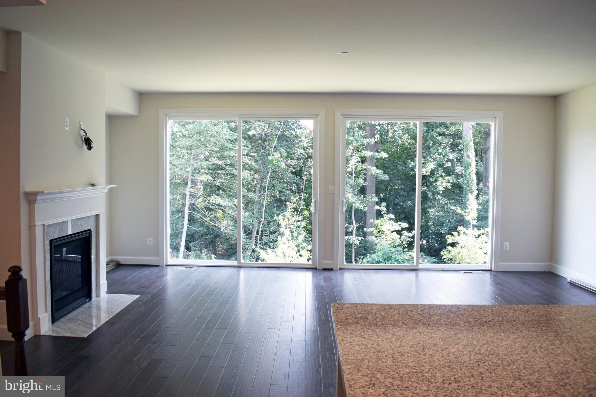 6421 Beatles Lane Alexandria, VA 22310 - Photo 6 of 13 Great Room