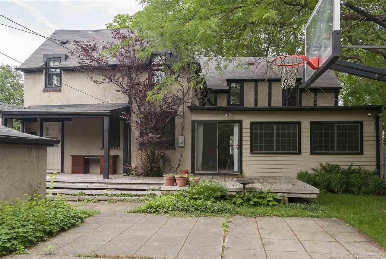 1387 Bishop Road Grosse Pointe, MI 48230 - Photo 39 of 40 31351789-38.JPG