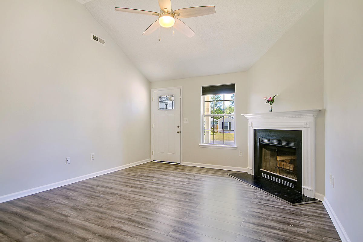 8392 Waltham Road North Charleston, SC 29406 - Photo 5 of 34 CREM_8392 Waltham_013
