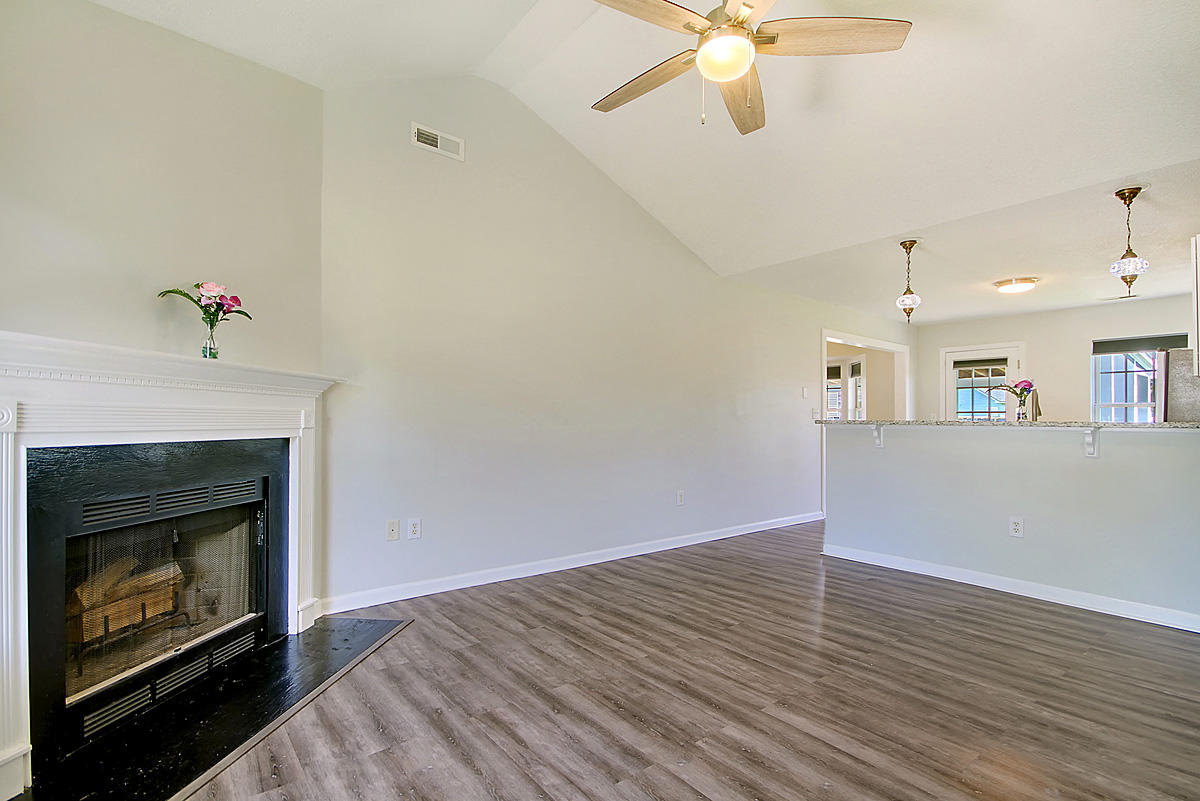 8392 Waltham Road North Charleston, SC 29406 - Photo 7 of 34 CREM_8392 Waltham_015