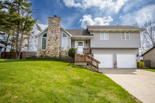 $329,000 | 15 Vine Drive, Hebron, IN 46341