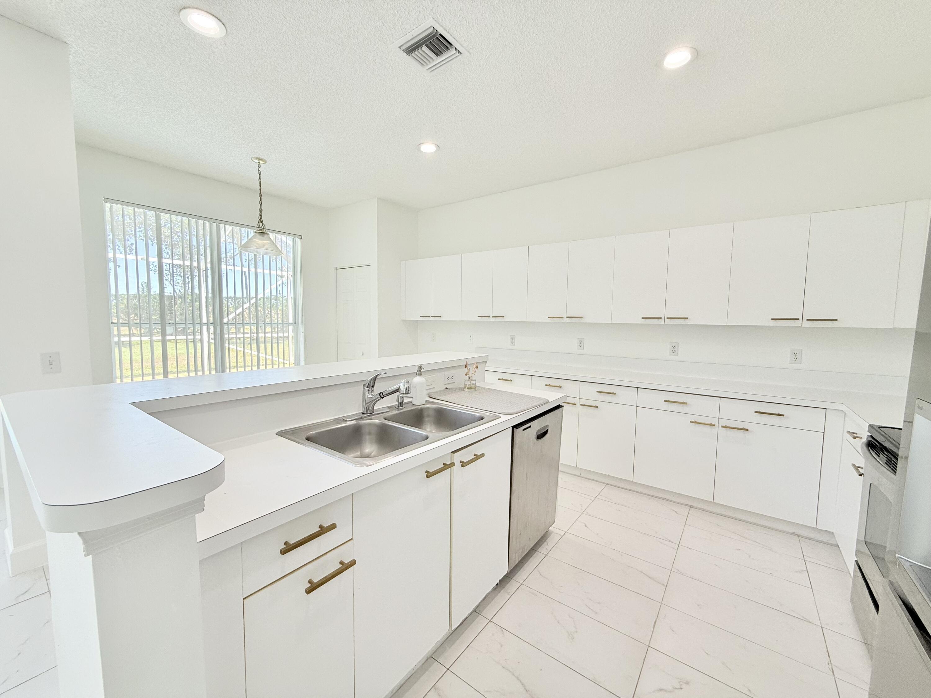 10875 Old Bridgeport Lane Boca Raton, FL 33498 - Photo 21 of 39 Open kitchen