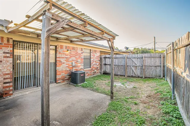 $1,495 | 5013 Geddes Avenue, Unit A, Fort Worth, TX 76107