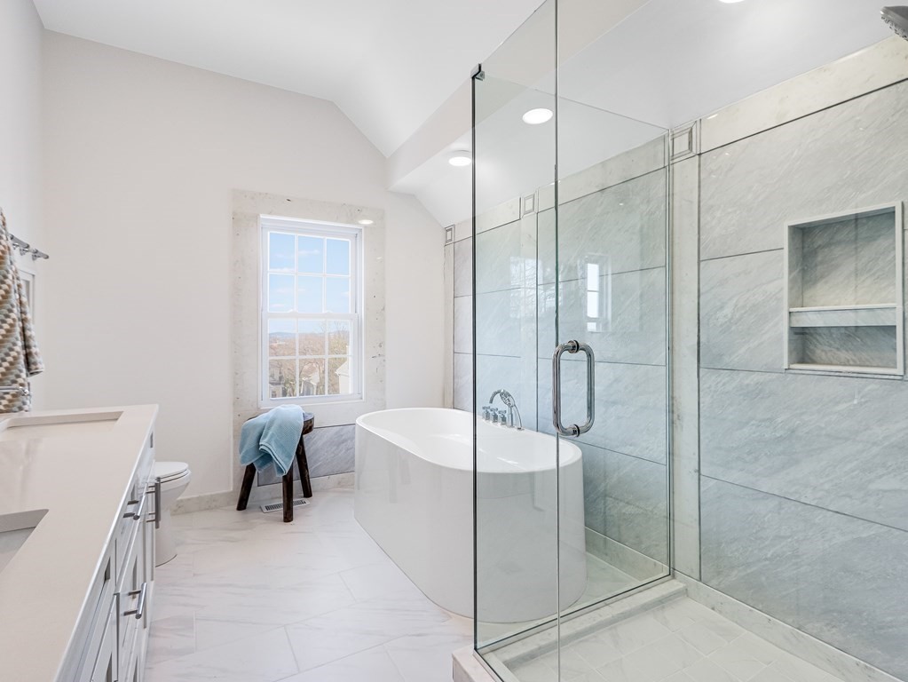 19 Conwell Street, Unit 2 Somerville, MA 02143 - Photo 15 of 38