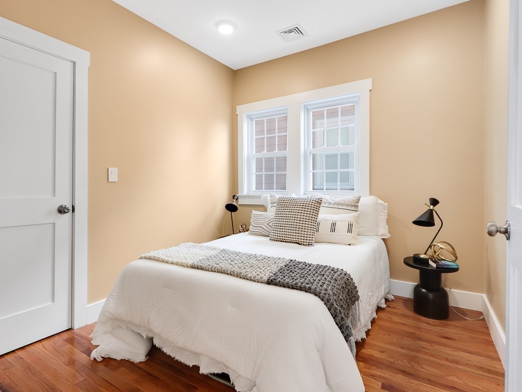 19 Conwell Street, Unit 2 Somerville, MA 02143 - Photo 21 of 38