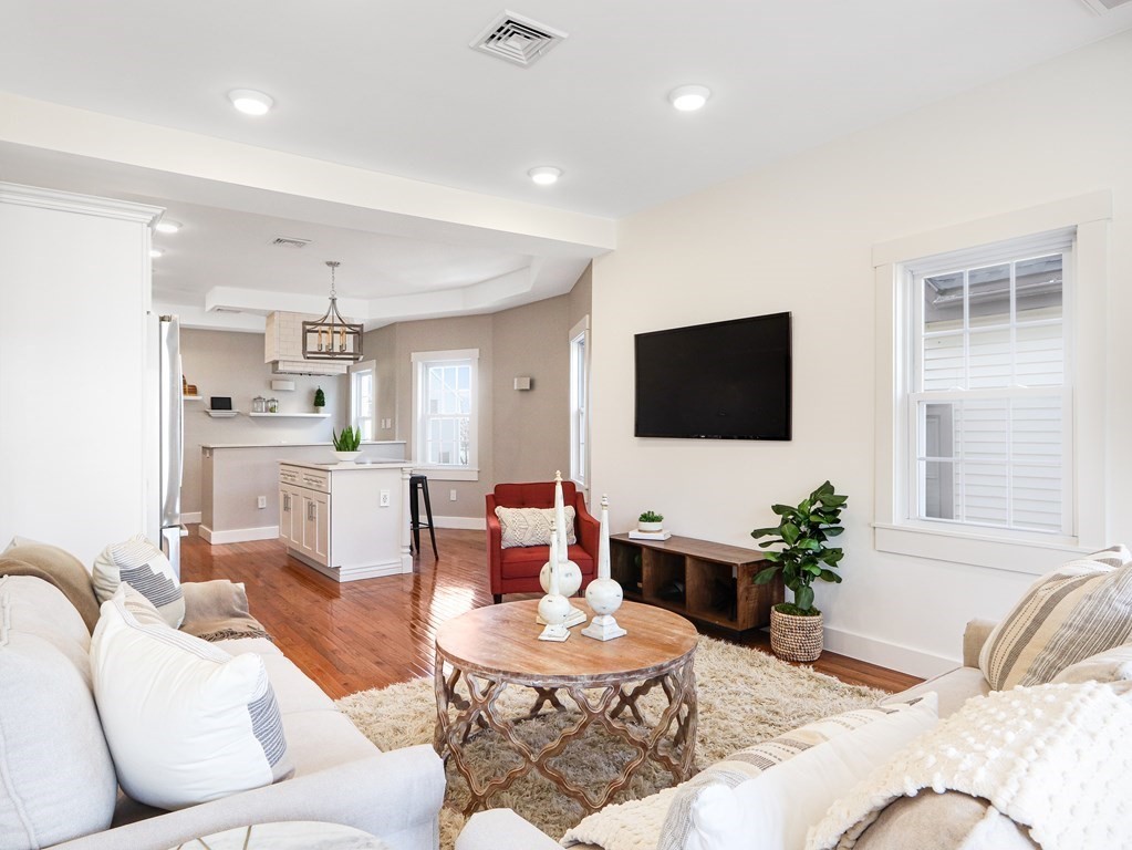 19 Conwell Street, Unit 2 Somerville, MA 02143 - Photo 8 of 38