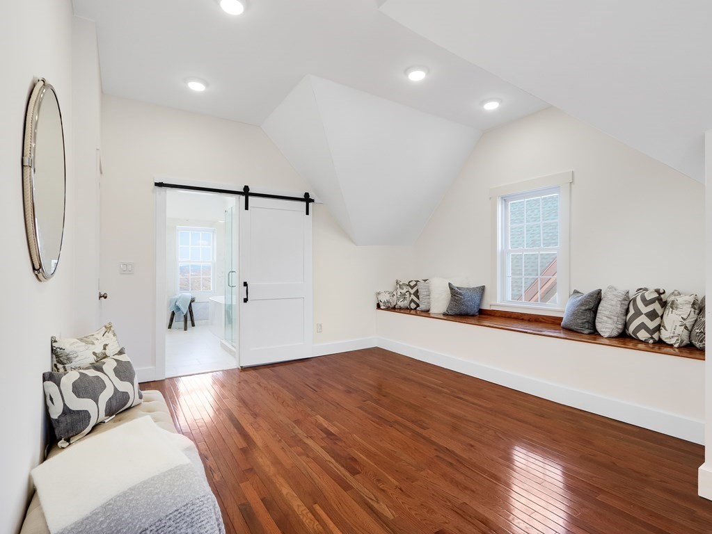 19 Conwell Street, Unit 2 Somerville, MA 02143 - Photo 9 of 38