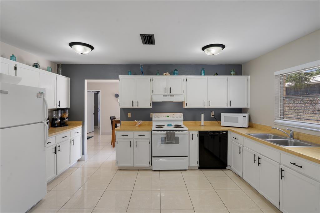 5025 Bromley Avenue Spring Hill, FL 34609 - Photo 14 of 41 Gallery Image 14