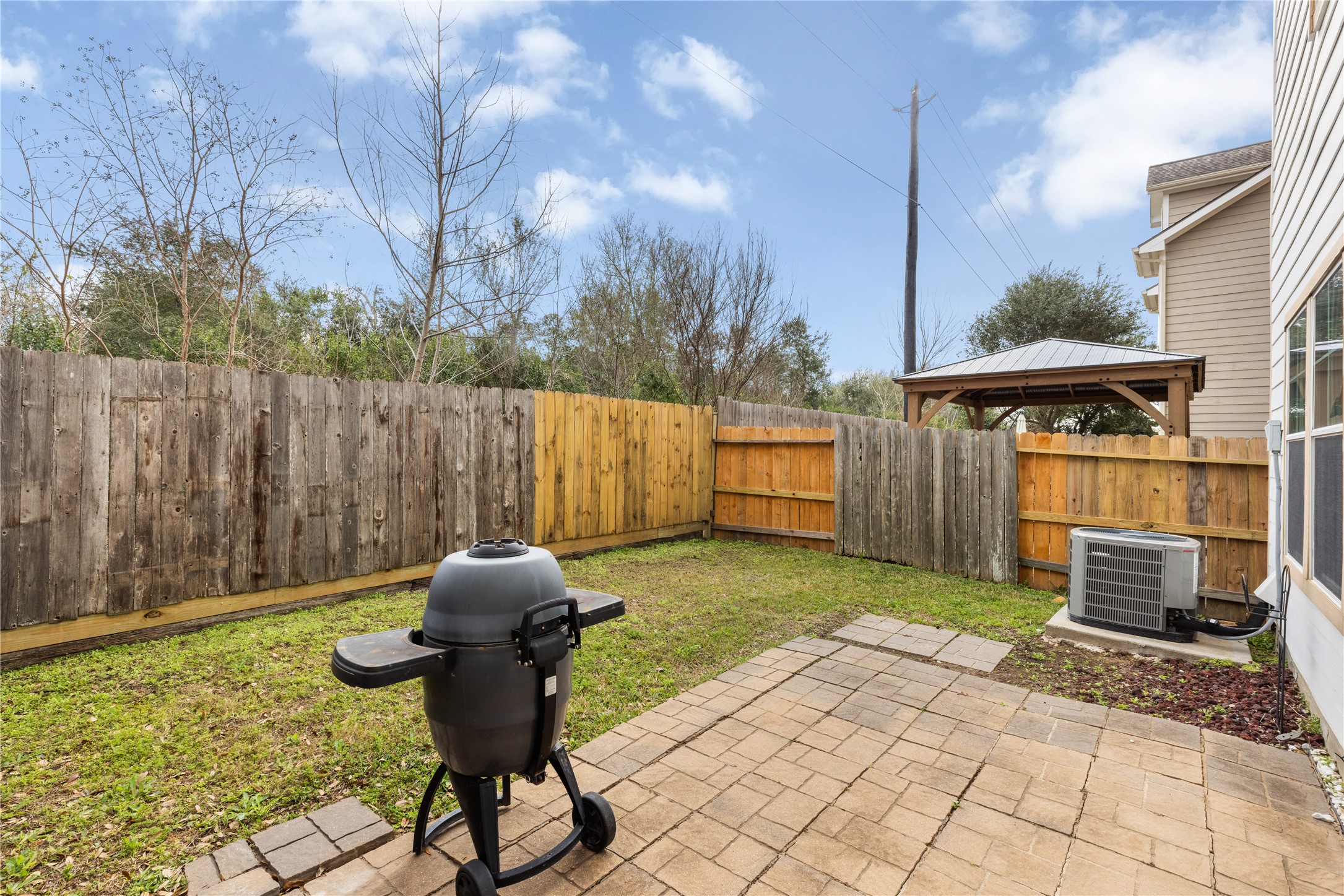 3334 Clearview Villa Way Houston, TX 77025 - Photo 29 of 35 Back yard is a blank canvas for the new owner.
