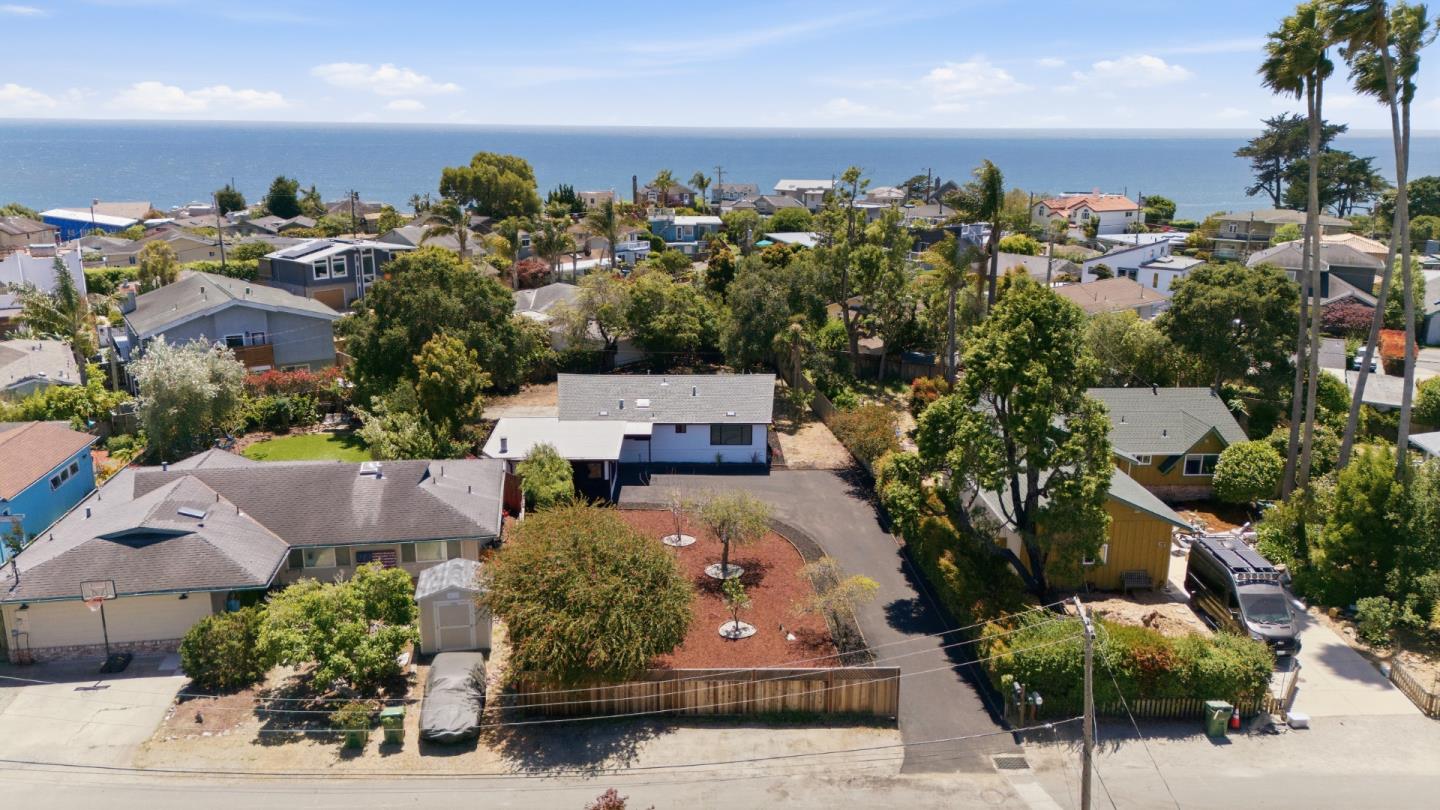 511 Cedar Street Aptos, CA 95003 - Photo 1 of 43