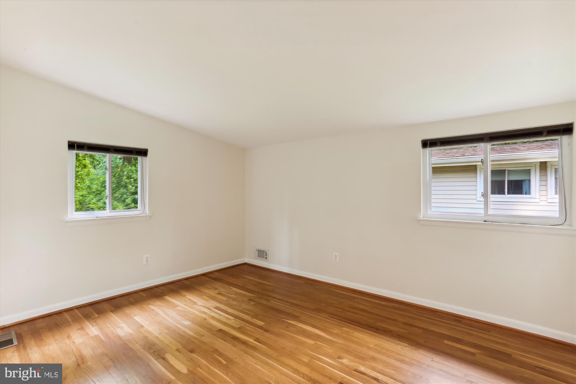 11510 Lockhart Place Silver Spring, MD 20902 - Photo 17 of 30 Bedroom 2