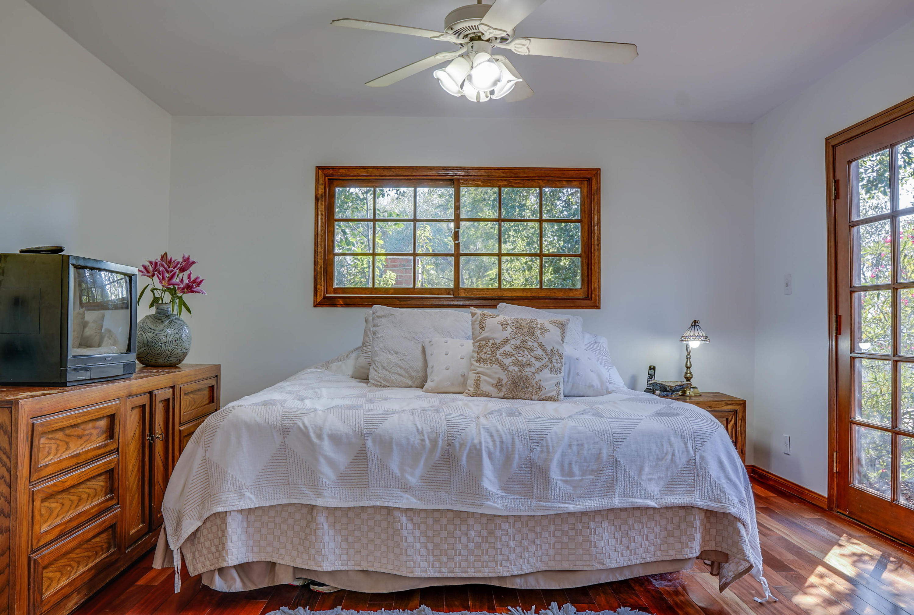 4535 El Prieto Road Altadena, CA 91001 - Photo 14 of 28 MasterBed1