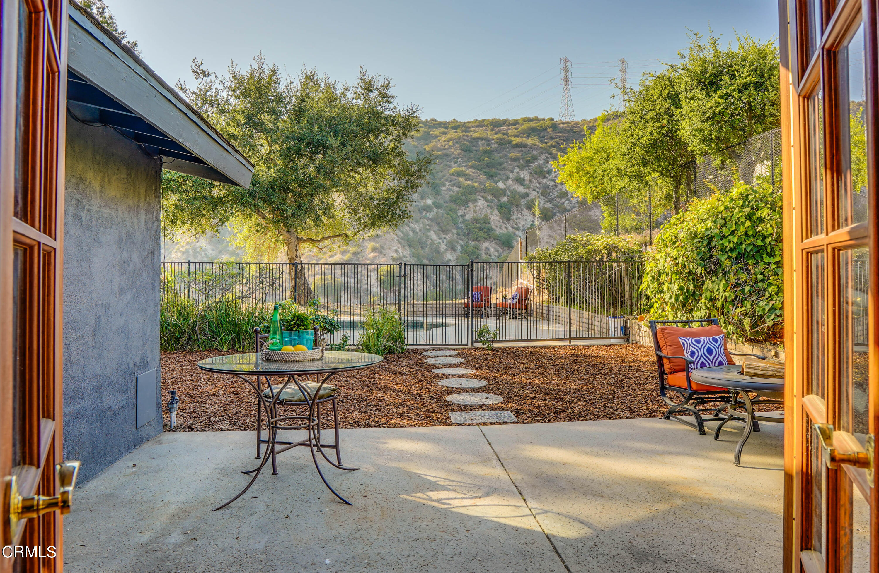 4535 El Prieto Road Altadena, CA 91001 - Photo 18 of 28 Porch2