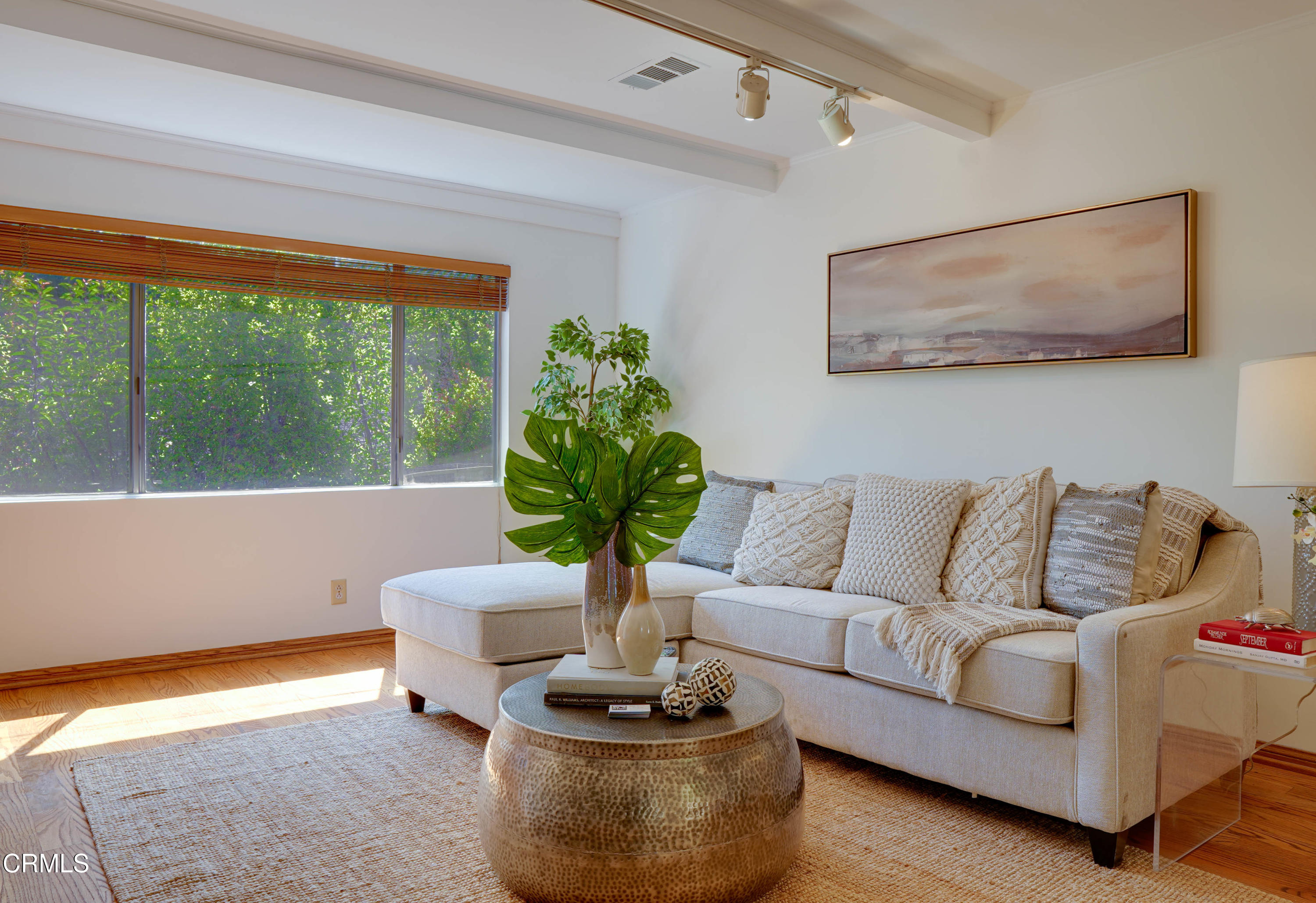 4535 El Prieto Road Altadena, CA 91001 - Photo 8 of 28 LivingRoom1