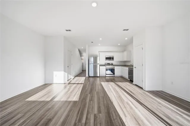 $2,000 | 6155 Daerr Rdg Street, Zephyrhills, FL 33542