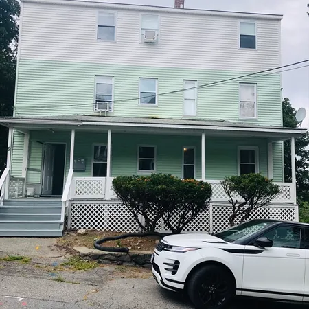 $2,000 | 9 Top Street, Unit 2, Clinton, MA 01510