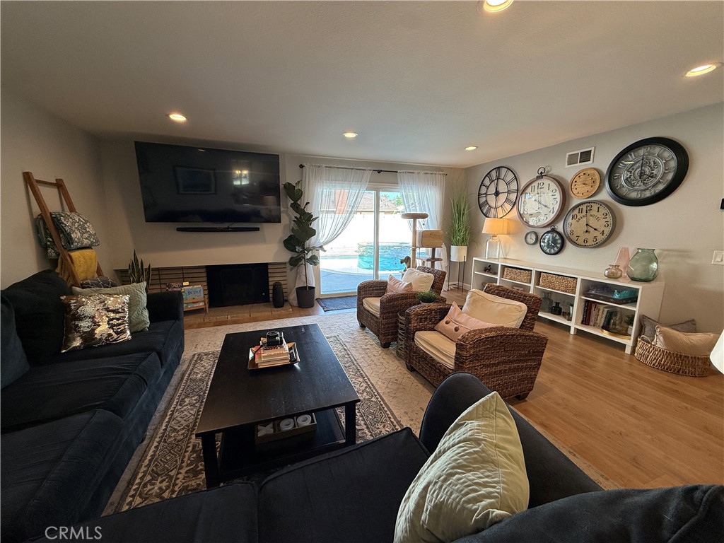 2869 Kathleen Street Riverside, CA 92506 - Photo 11 of 37