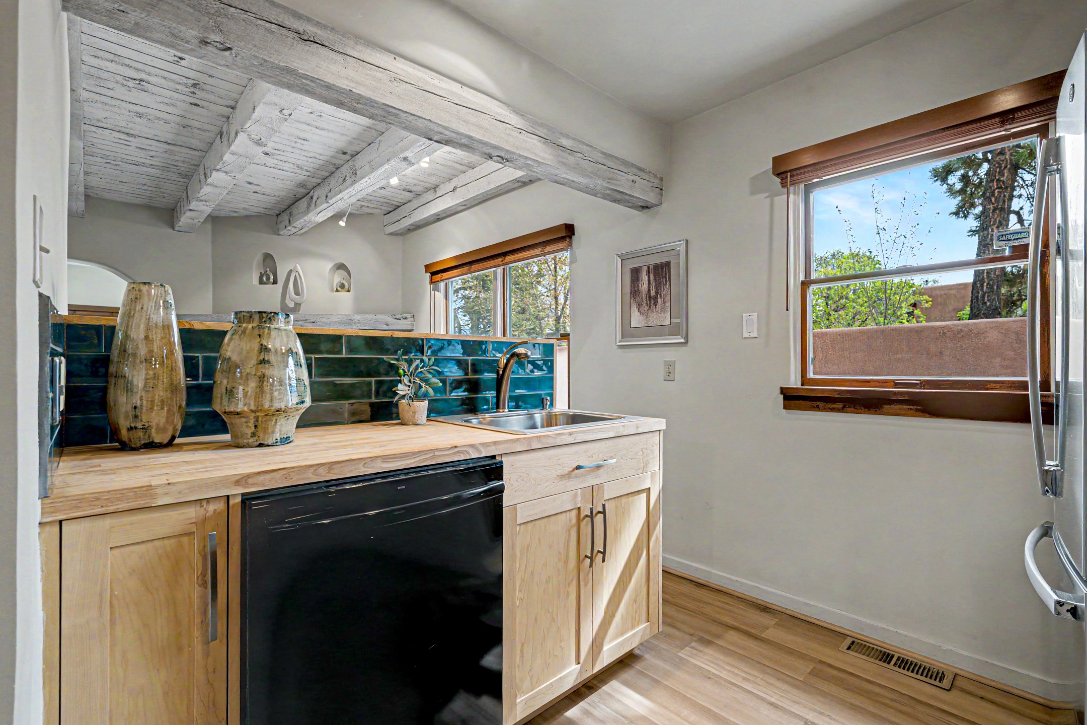 409 East Coronado Road, Unit 2 Santa Fe, NM 87505 - Photo 7 of 46