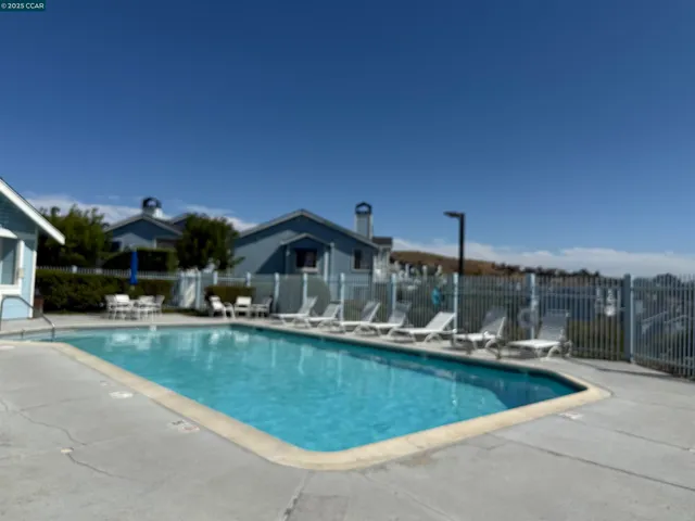 $495,000 | 611 Sea Ranch Court, Unit 6, Vallejo, CA 94591