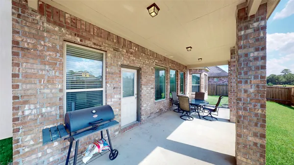 $425,000 | 14535 Julie Meadows Lane, Humble, TX 77396