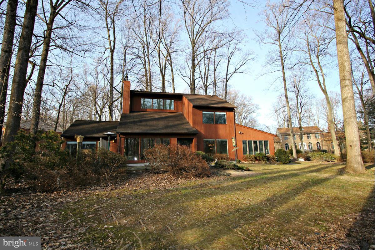 2566 Babcock Road Vienna, VA 22181 - Photo 1 of 27 Exterior (Front)
