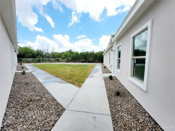 $1,100 | 2812 Rosemary Drive, Unit 2, Weslaco, TX 78599