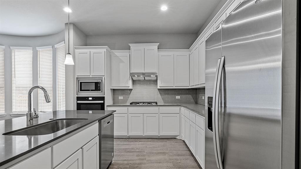 2513 Starling Street Denton, TX 76205 - Photo 3 of 40