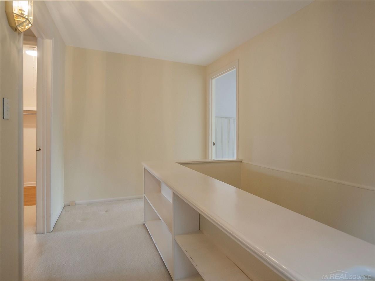 1220 Fairholme Road Grosse Pointe, MI 48236 - Photo 28 of 41 31350674-27.JPG