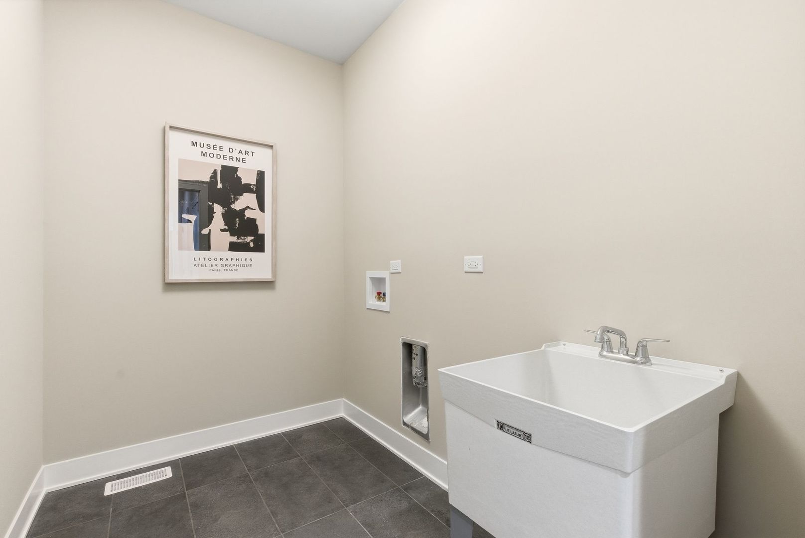 16541 Kayla Drive Lemont, IL 60439 - Photo 33 of 33 a bathroom with a sink and a mirror