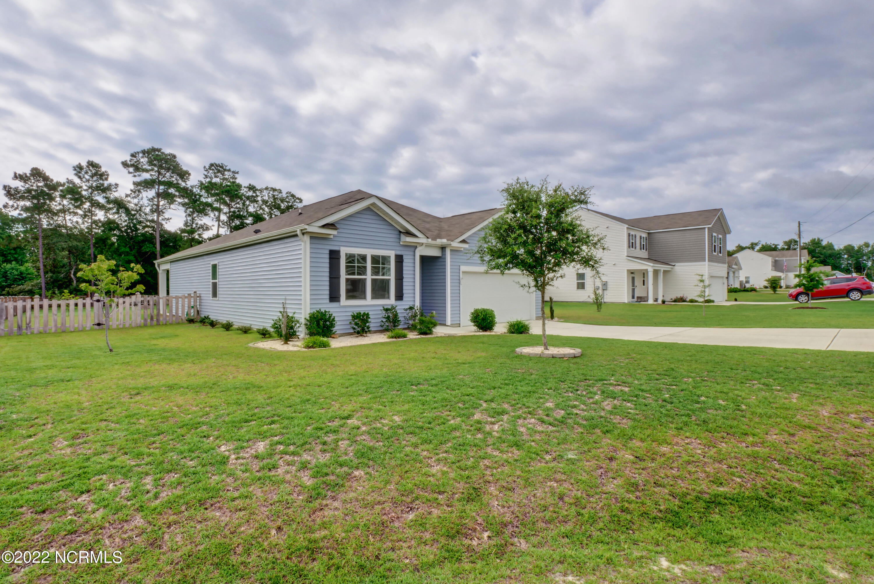 604 Saltree Circle Holly Ridge, NC 28445 - Photo 3 of 35 P8700024_25_26_27_28_29_30