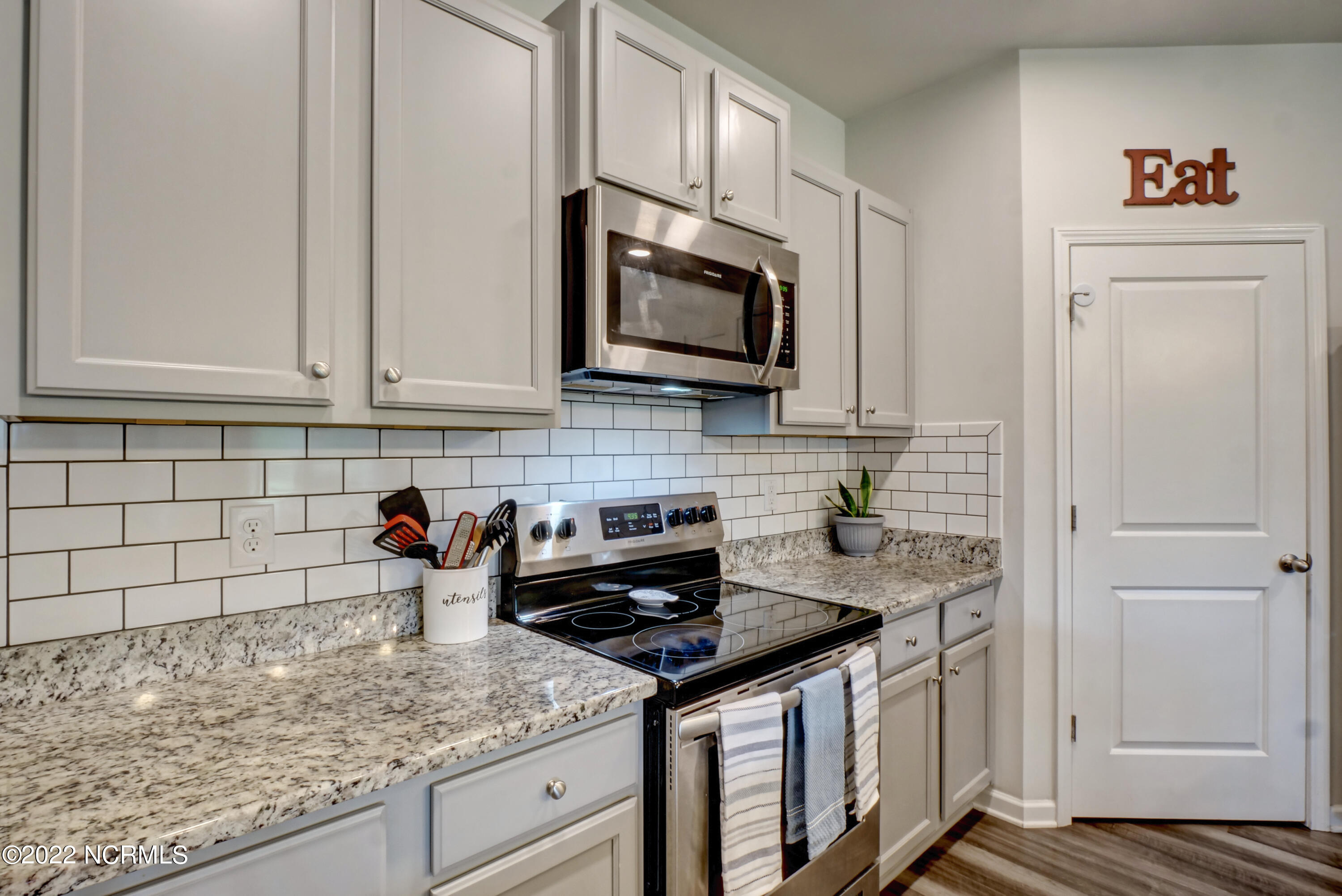 604 Saltree Circle Holly Ridge, NC 28445 - Photo 8 of 35 P8700115_16_17_18_19_20_21