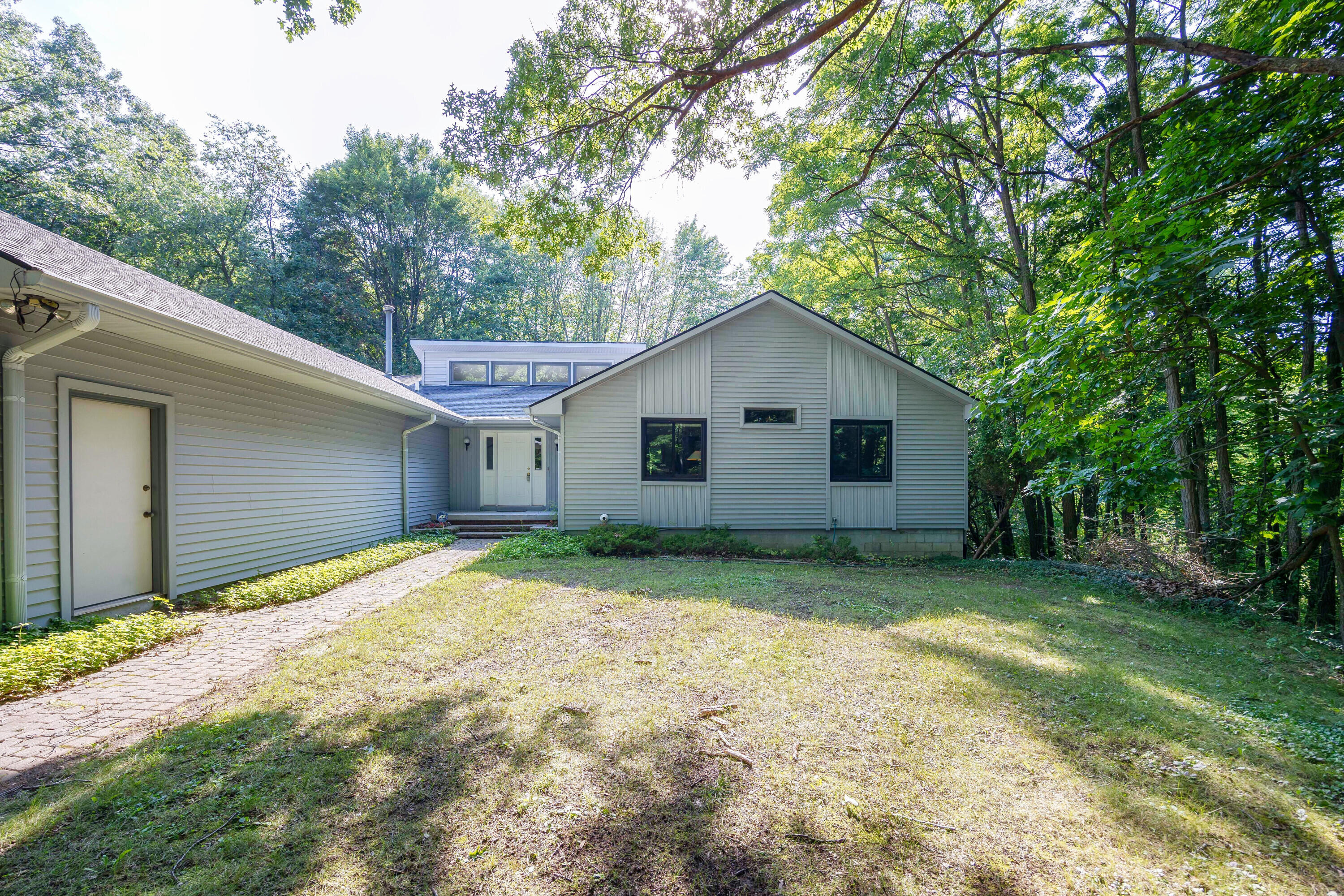 8443 Donovan Road Dexter, MI 48130 - Photo 3 of 83 new_20250729_donavan3