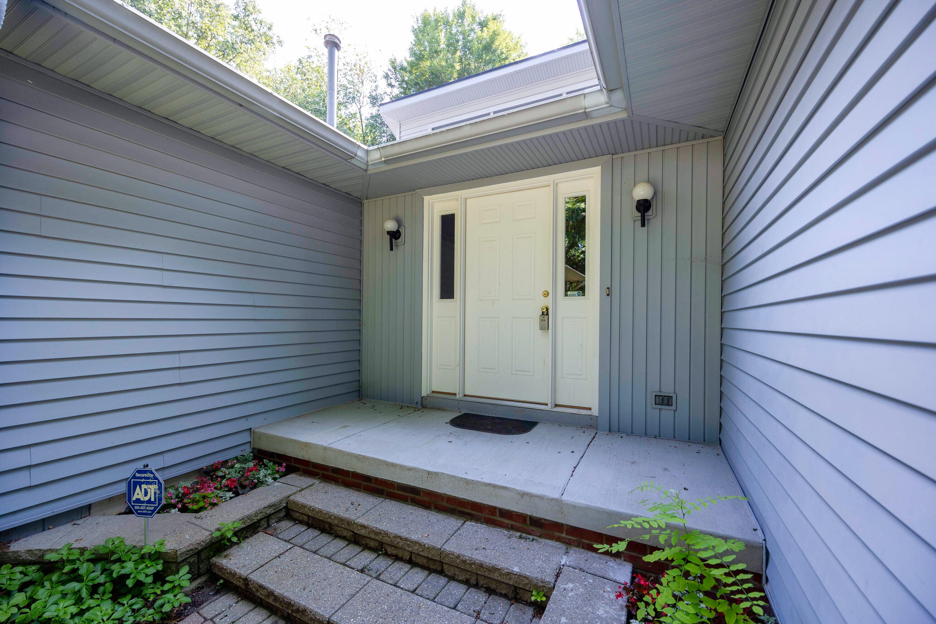 8443 Donovan Road Dexter, MI 48130 - Photo 4 of 83 new_20250729_donavan1
