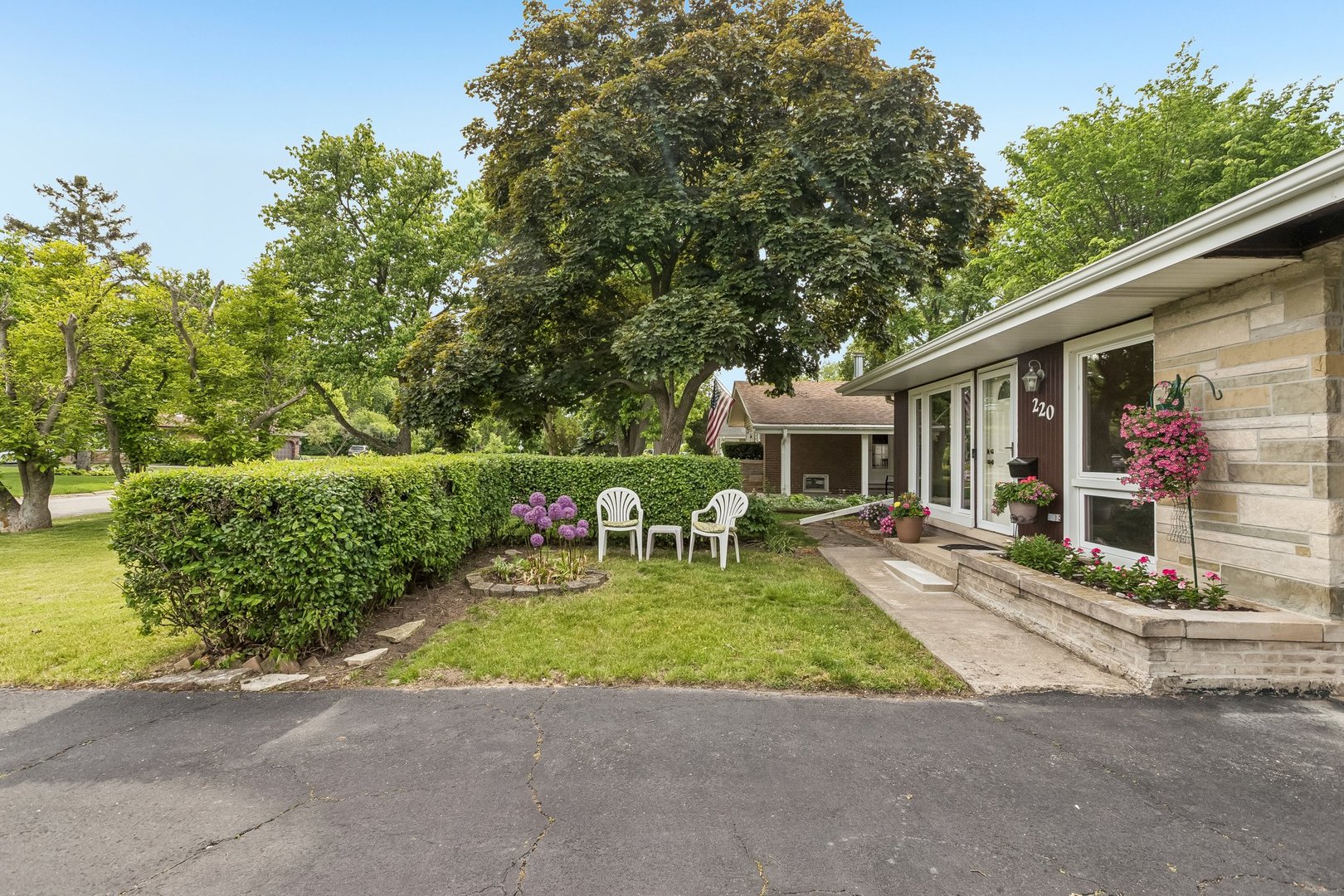 220 Voltz Road Northbrook, IL 60062 - Photo 3 of 41